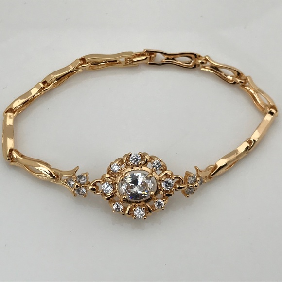 Jewelry - Valentines Bracelet Gold Tone Metal Crystal Accent